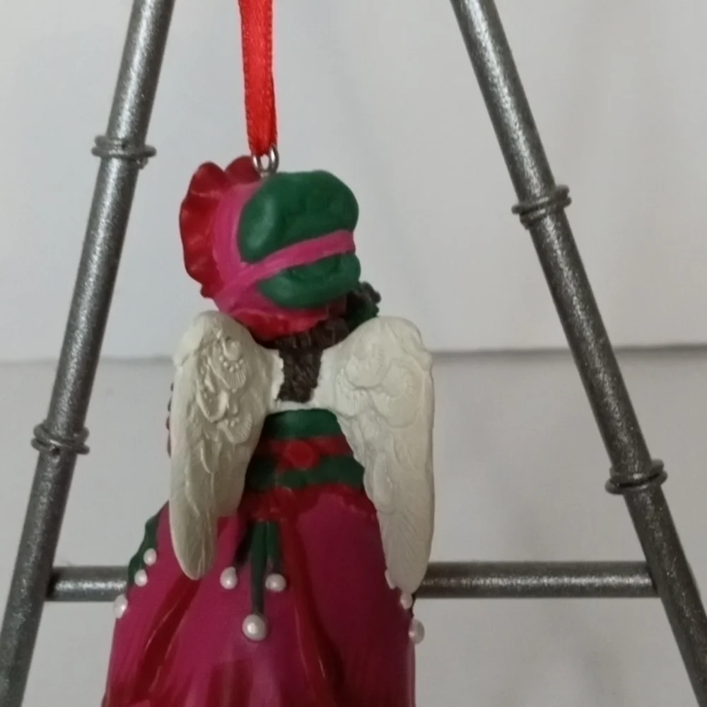 Hallmark KEEPSAKE Christmas Ornament Collector's Series - Rose Angel - 1999,